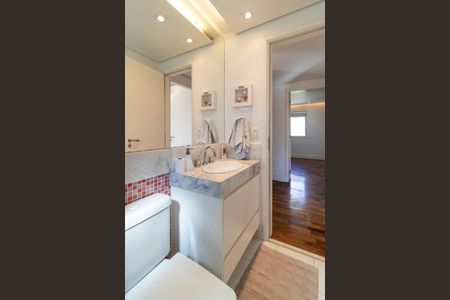 Apartamento à venda com 157m², 3 quartos e 2 vagas Apartamento à venda com 157m², 3 quartos e 2 vagasBanheiro 1