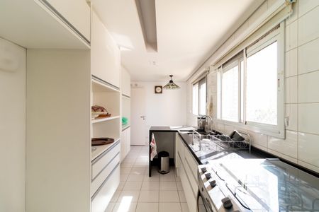 Apartamento à venda com 157m², 3 quartos e 2 vagas Apartamento à venda com 157m², 3 quartos e 2 vagasCozinha