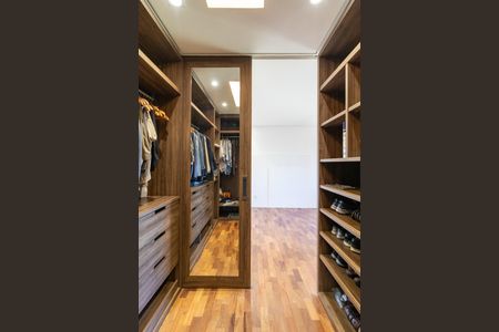 Apartamento à venda com 157m², 3 quartos e 2 vagas Apartamento à venda com 157m², 3 quartos e 2 vagasCloset da suíte