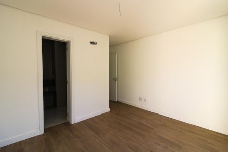 Casa de condomínio à venda com 216m², 3 quartos e 4 vagas Casa de condomínio à venda com 216m², 3 quartos e 4 vagasSuíte 3