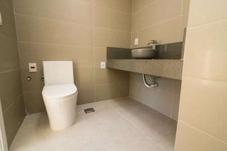Casa de condomínio à venda com 216m², 3 quartos e 4 vagas Casa de condomínio à venda com 216m², 3 quartos e 4 vagasBanheiro da Suíte 3