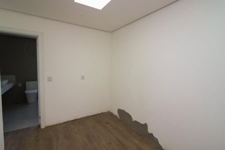 Casa de condomínio à venda com 216m², 3 quartos e 4 vagas Casa de condomínio à venda com 216m², 3 quartos e 4 vagasCloset da suíte 1