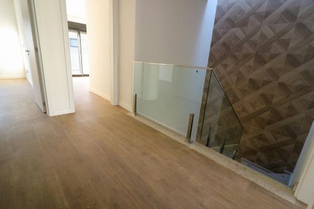 Casa de condomínio à venda com 216m², 3 quartos e 4 vagas Casa de condomínio à venda com 216m², 3 quartos e 4 vagasHall