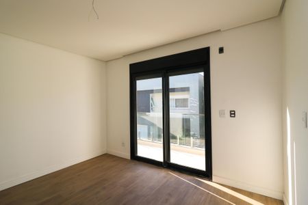 Casa de condomínio à venda com 216m², 3 quartos e 4 vagas Casa de condomínio à venda com 216m², 3 quartos e 4 vagasSuíte 3