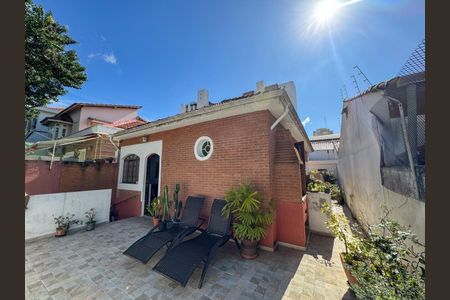 Casa à venda com 161m², 3 quartos e 3 vagas Casa à venda com 161m², 3 quartos e 3 vagasFoto 01