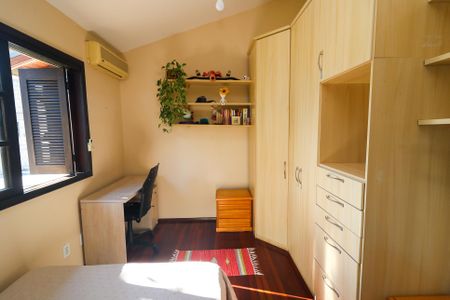 Casa à venda com 426m², 3 quartos e 4 vagas Casa à venda com 426m², 3 quartos e 4 vagasQuarto 2