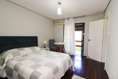 Casa à venda com 426m², 3 quartos e 4 vagas Casa à venda com 426m², 3 quartos e 4 vagasQuarto Suíte