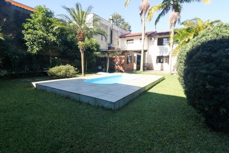 Casa à venda com 426m², 3 quartos e 4 vagas Casa à venda com 426m², 3 quartos e 4 vagasPiscina