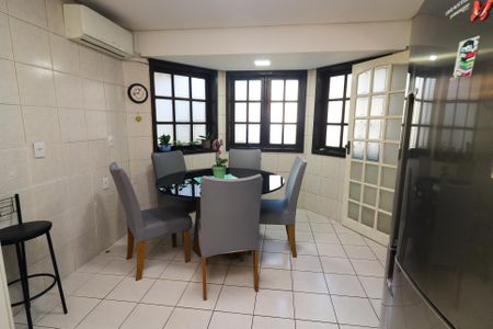 Casa à venda com 426m², 3 quartos e 4 vagas Casa à venda com 426m², 3 quartos e 4 vagasSala de Jantar