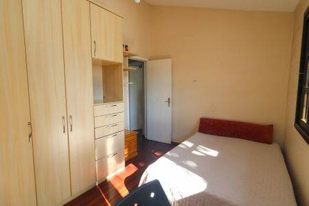 Casa à venda com 426m², 3 quartos e 4 vagas Casa à venda com 426m², 3 quartos e 4 vagasQuarto 2