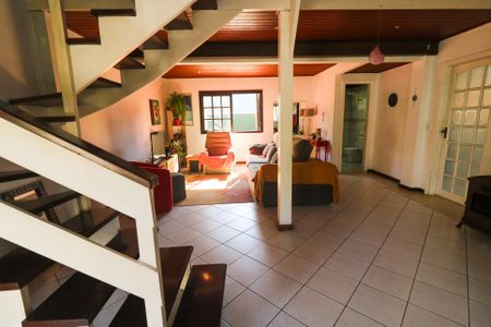 Casa à venda com 426m², 3 quartos e 4 vagas Casa à venda com 426m², 3 quartos e 4 vagasSala