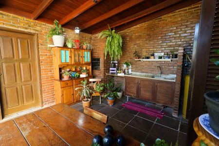 Casa à venda com 426m², 3 quartos e 4 vagas Casa à venda com 426m², 3 quartos e 4 vagasVaranda