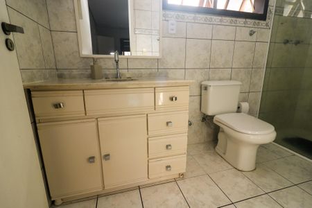 Casa à venda com 426m², 3 quartos e 4 vagas Casa à venda com 426m², 3 quartos e 4 vagasBanheiro da Suíte