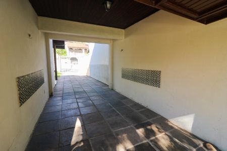 Casa à venda com 426m², 3 quartos e 4 vagas Casa à venda com 426m², 3 quartos e 4 vagasGaragem