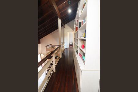 Casa à venda com 426m², 3 quartos e 4 vagas Casa à venda com 426m², 3 quartos e 4 vagasHall