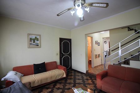 Casa à venda com 218m², 3 quartos e 3 vagasSala