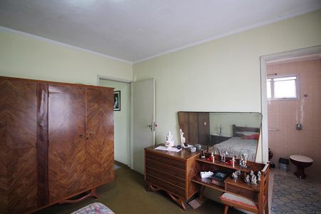 Casa à venda com 218m², 3 quartos e 3 vagasSuíte