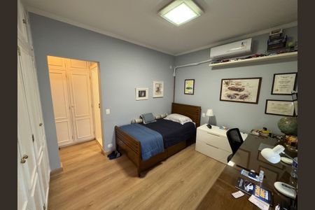 Apartamento à venda com 230m², 4 quartos e 3 vagas Apartamento à venda com 230m², 4 quartos e 3 vagasSuíte 3