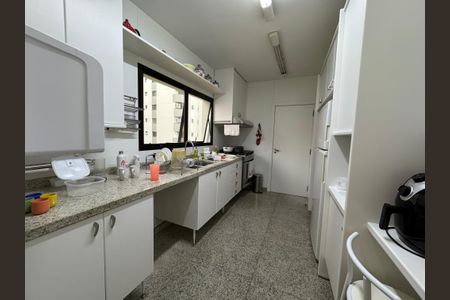 Apartamento à venda com 230m², 4 quartos e 3 vagas Apartamento à venda com 230m², 4 quartos e 3 vagasCozinha
