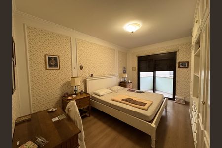 Apartamento à venda com 230m², 4 quartos e 3 vagas Apartamento à venda com 230m², 4 quartos e 3 vagasSuíte 1