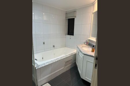 Apartamento à venda com 130m², 4 quartos e 2 vagas Apartamento à venda com 130m², 4 quartos e 2 vagasBanheiro