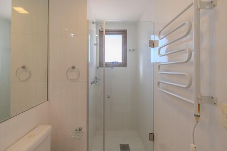 Apartamento para alugar com 180m², 3 quartos e 2 vagas Apartamento para alugar com 180m², 3 quartos e 2 vagasBanheiro da Suíte 2