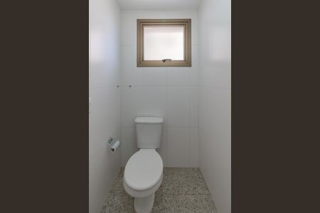 Apartamento para alugar com 180m², 3 quartos e 2 vagas Apartamento para alugar com 180m², 3 quartos e 2 vagasBanheiro de Serviço