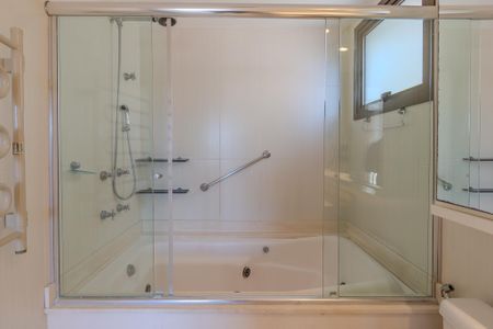 Apartamento para alugar com 180m², 3 quartos e 2 vagas Apartamento para alugar com 180m², 3 quartos e 2 vagasBanheiro da Suíte 1