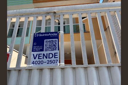 Casa à venda com 162m², 3 quartos e 4 vagas Casa à venda com 162m², 3 quartos e 4 vagasPlaca