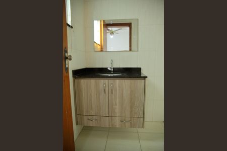 Casa à venda com 162m², 3 quartos e 4 vagasBanheiro Suíte 2