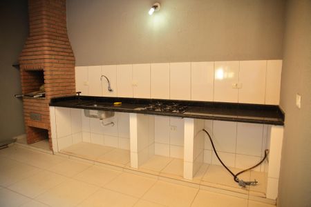 Casa à venda com 162m², 3 quartos e 4 vagasChurrasqueira- Quintal