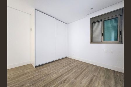 Apartamento à venda com 137m², 4 quartos e 4 vagas Suíte 2
