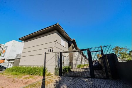 Casa de condomínio à venda com 127m², 3 quartos e 2 vagas Casa de condomínio à venda com 127m², 3 quartos e 2 vagasFachada