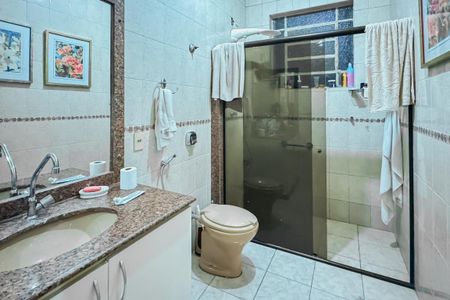 Apartamento à venda com 120m², 3 quartos e 2 vagas Apartamento à venda com 120m², 3 quartos e 2 vagasBanheiro