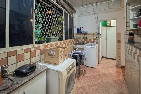 Apartamento à venda com 120m², 3 quartos e 2 vagas Apartamento à venda com 120m², 3 quartos e 2 vagasÁrea de Serviço
