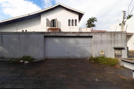Casa à venda com 695m², 3 quartos e 7 vagasFachada