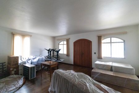 Casa à venda com 695m², 3 quartos e 7 vagasSala