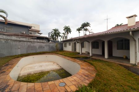 Casa à venda com 695m², 3 quartos e 7 vagasQuintal