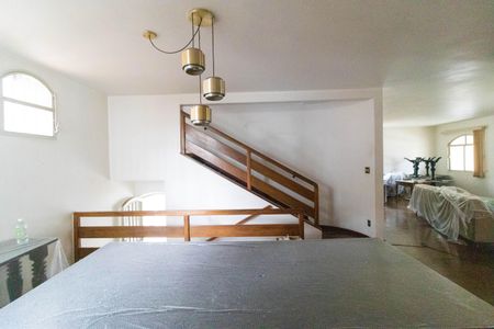 Casa à venda com 695m², 3 quartos e 7 vagasSala