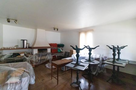 Casa à venda com 695m², 3 quartos e 7 vagasSala