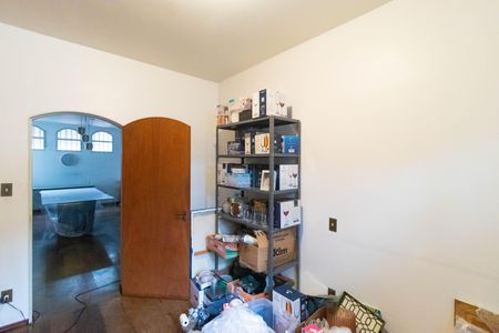 Casa à venda com 695m², 3 quartos e 7 vagasEscritório