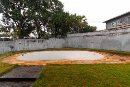 Casa à venda com 695m², 3 quartos e 7 vagasQuintal