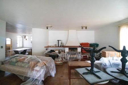 Casa à venda com 695m², 3 quartos e 7 vagasSala