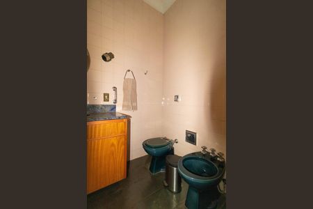 Casa à venda com 695m², 3 quartos e 7 vagasBanheiro