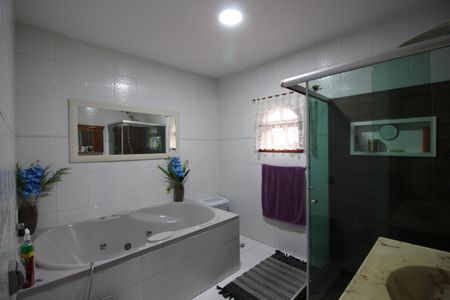 Casa à venda com 370m², 5 quartos e 2 vagasQuarto 4 - Banheiro