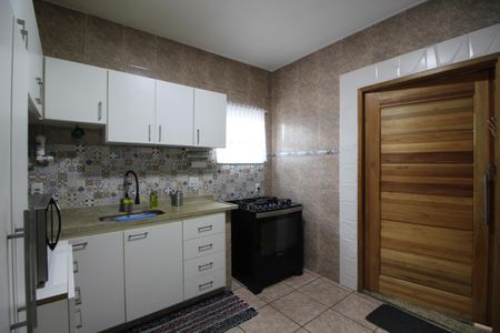 Casa à venda com 370m², 5 quartos e 2 vagasCozinha