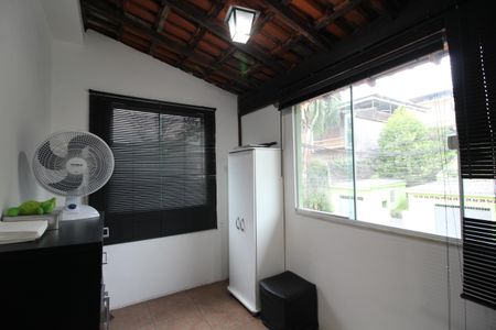 Casa à venda com 370m², 5 quartos e 2 vagasQuarto 4 - Varanda