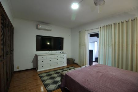 Casa à venda com 370m², 5 quartos e 2 vagasQuarto 4 - Suíte