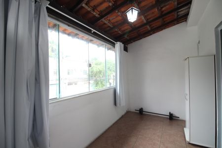 Casa à venda com 370m², 5 quartos e 2 vagasQuarto 2 - Varanda