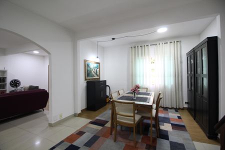 Casa à venda com 370m², 5 quartos e 2 vagasSala 2